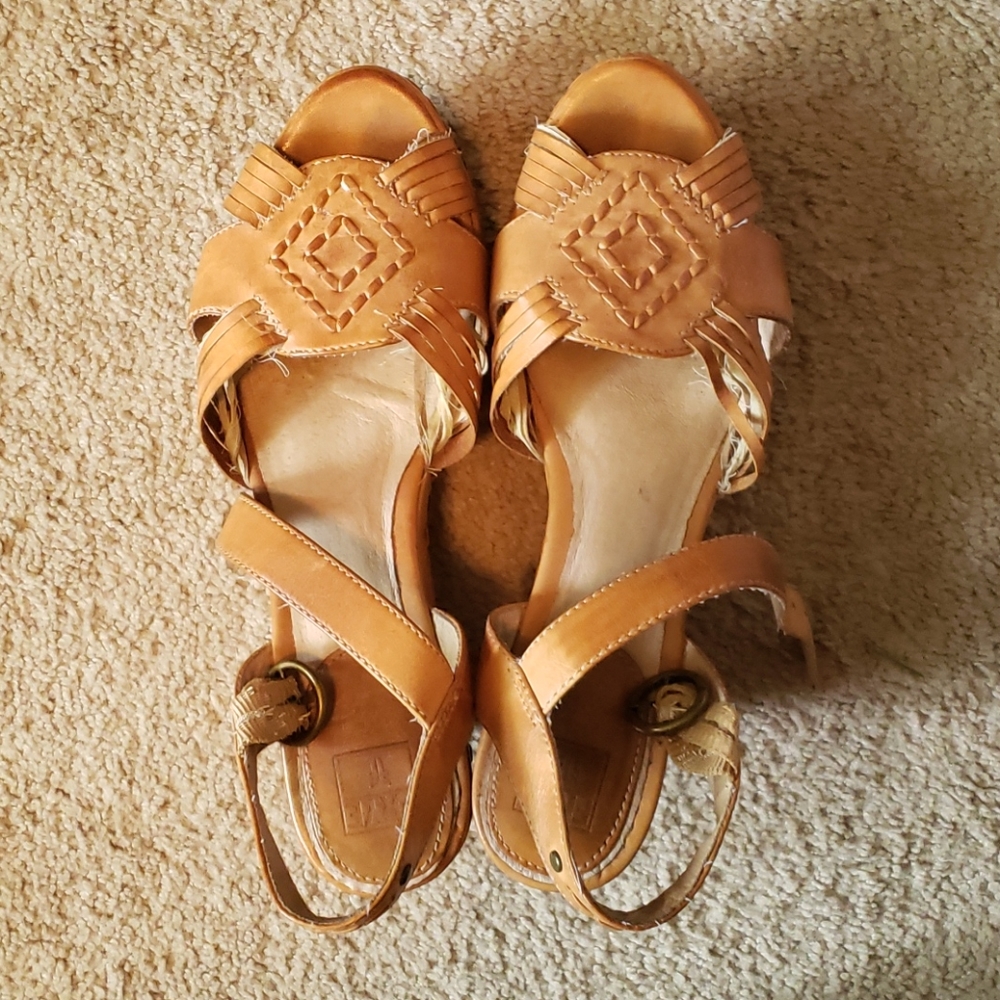 Frye wedges size 9